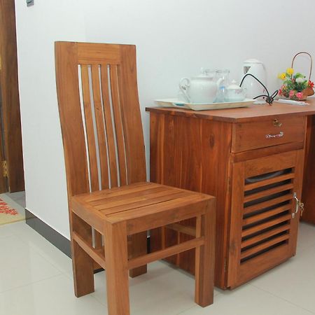 Bed and Breakfast Maduranga N Guest Mirissa Esterno foto