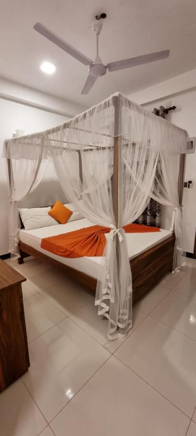 Bed and Breakfast Maduranga N Guest Mirissa Esterno foto