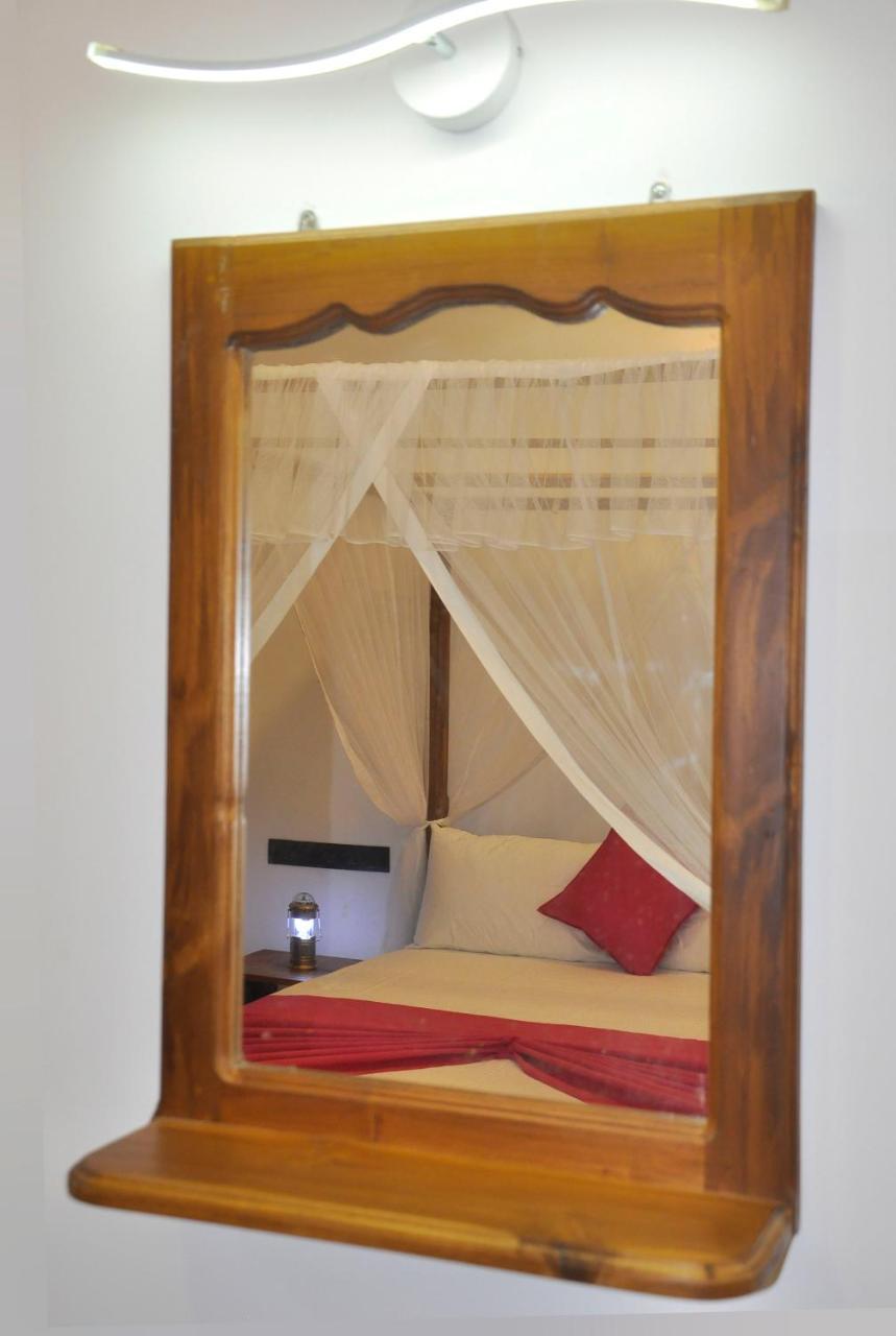 Bed and Breakfast Maduranga N Guest Mirissa Esterno foto