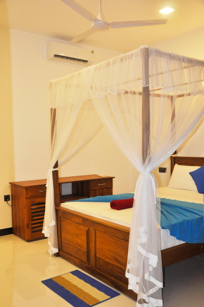 Bed and Breakfast Maduranga N Guest Mirissa Esterno foto