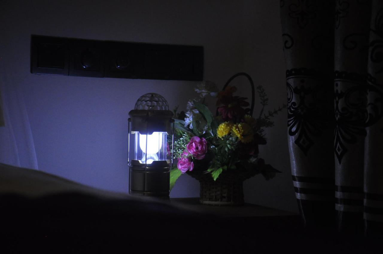 Bed and Breakfast Maduranga N Guest Mirissa Esterno foto