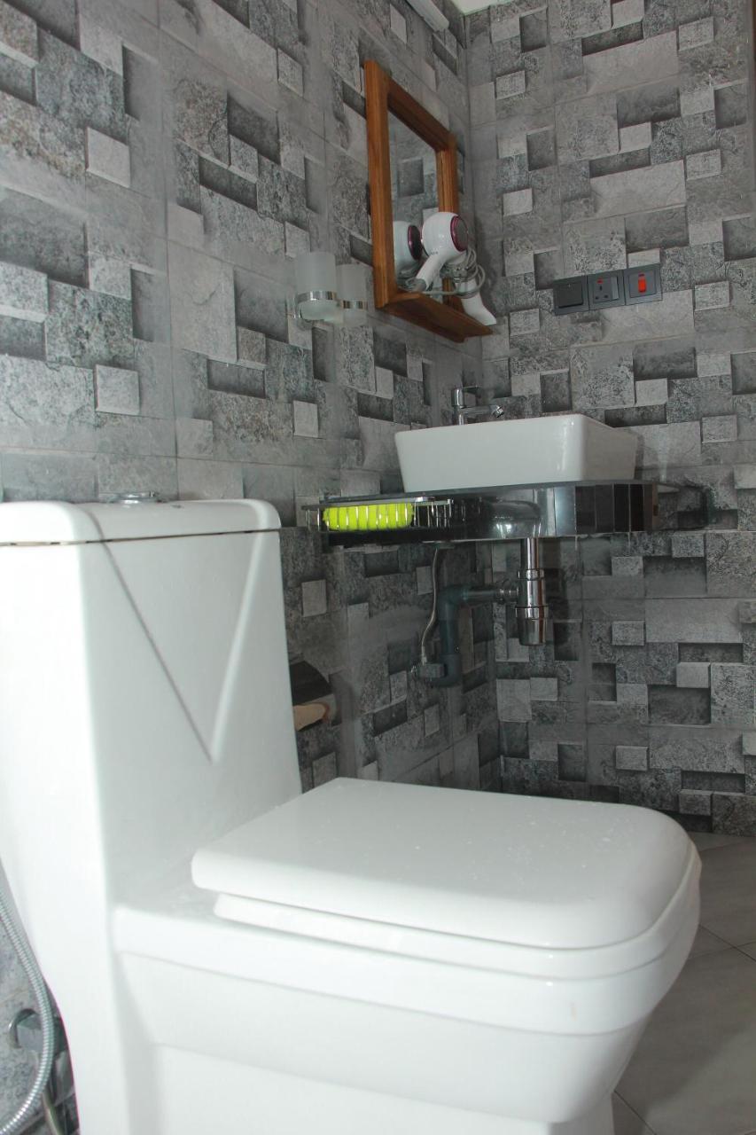 Bed and Breakfast Maduranga N Guest Mirissa Esterno foto