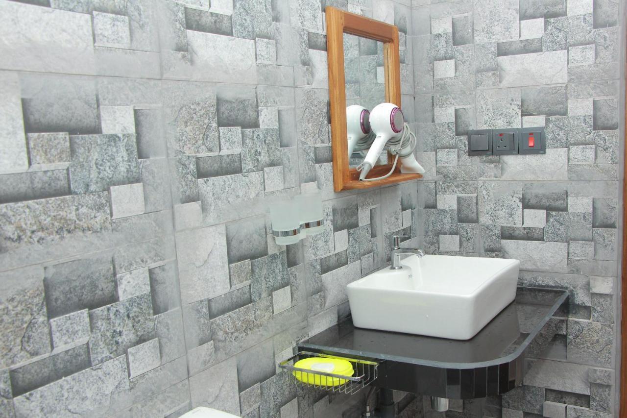 Bed and Breakfast Maduranga N Guest Mirissa Esterno foto